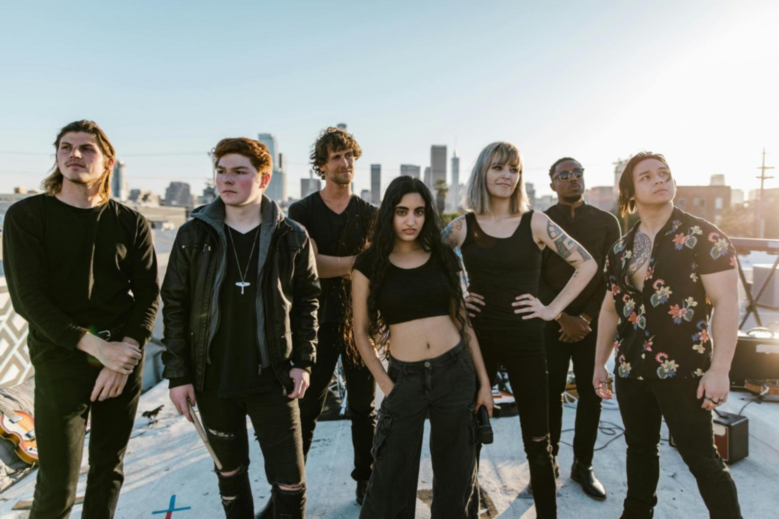 Performance musicale dal vivo che dimostra tecniche di coinvolgimento emotivo del pubblico