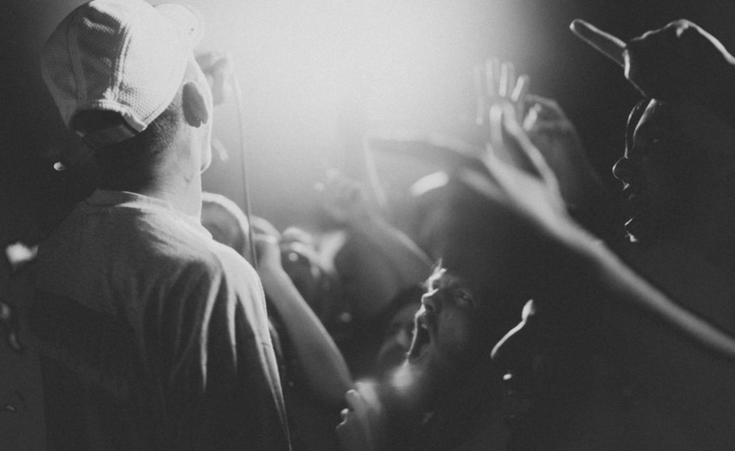 Studenti durante una performance dal vivo